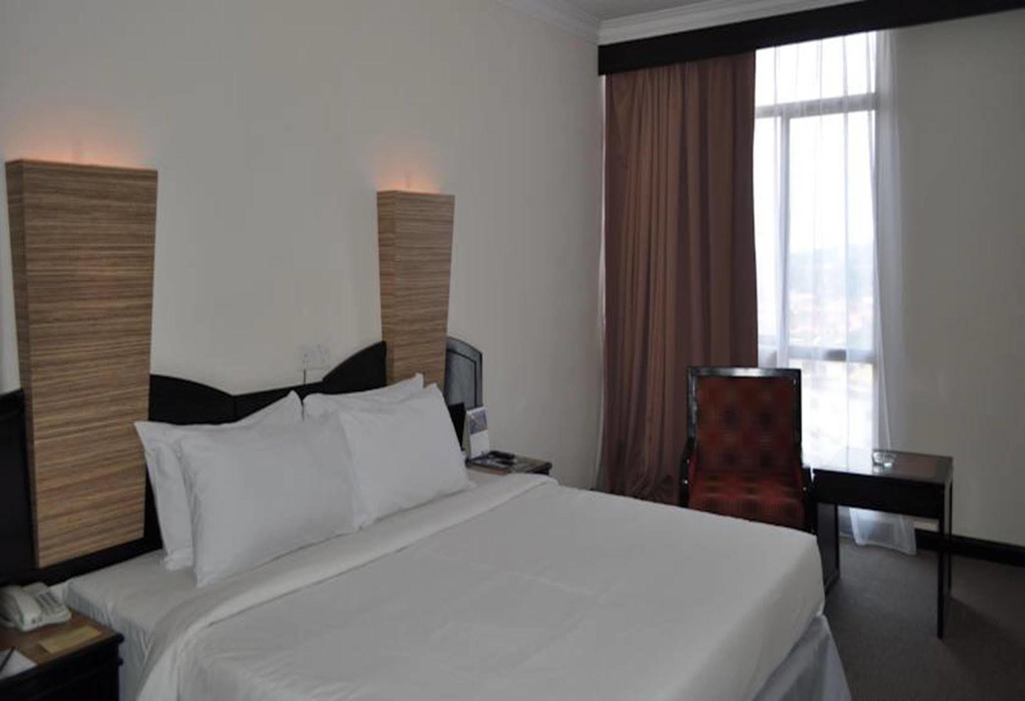 Malacca Wana Riverside Hotel מראה חיצוני תמונה